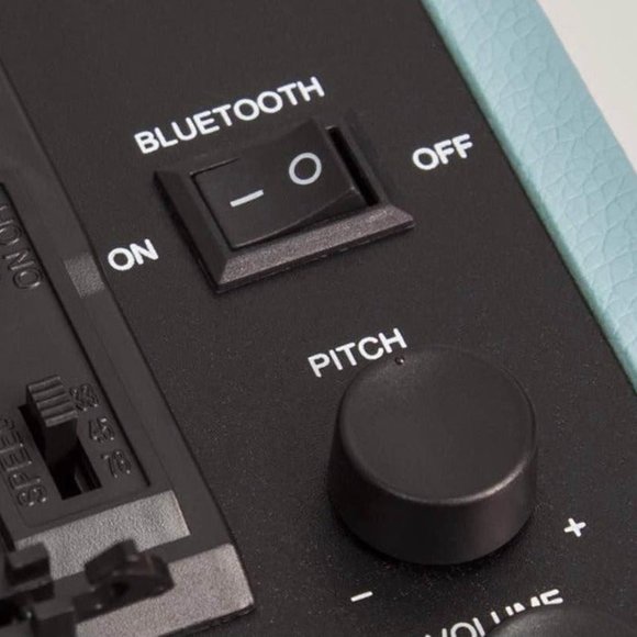 CROSLEY Cruiser Deluxe Stereo Turntable - Picture 3 of 5